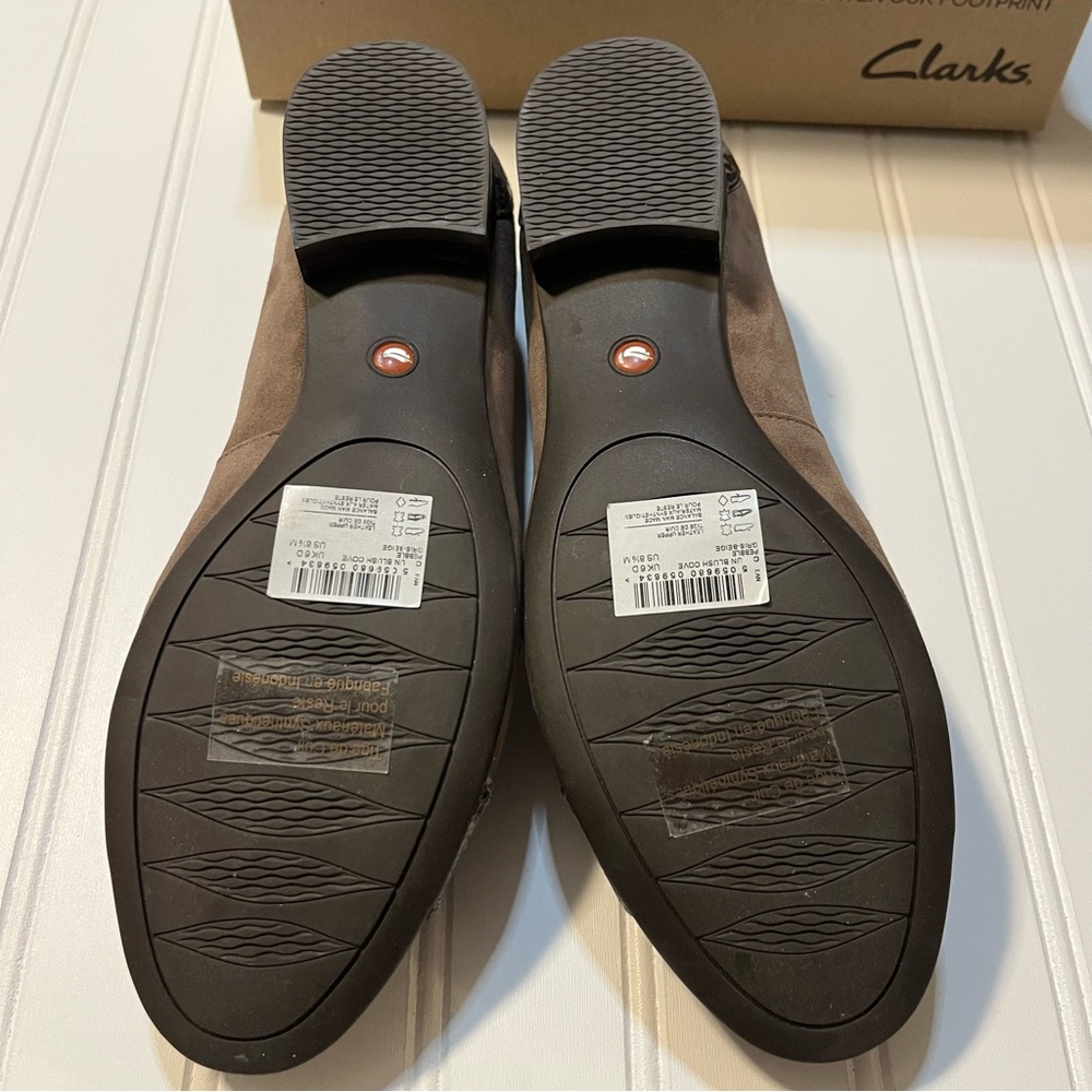Clarks Un Blush Cove Flats Pebble Suede Taupe Comfort Shoes Sz 8.5 NIB - Picture 5 of 7
